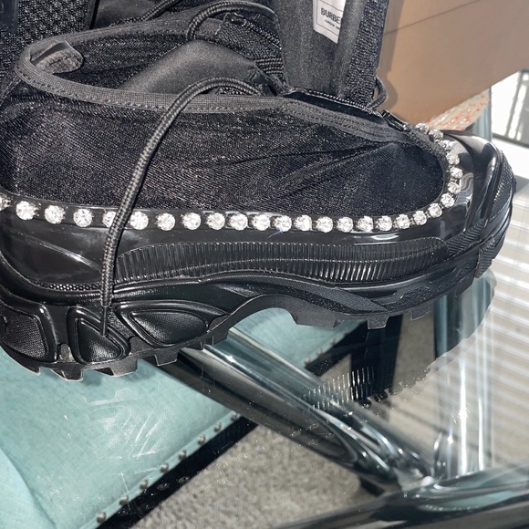 These are  Burberry Arthur with Rhinestone size 37 worn only once original box - Picture 4 of 6